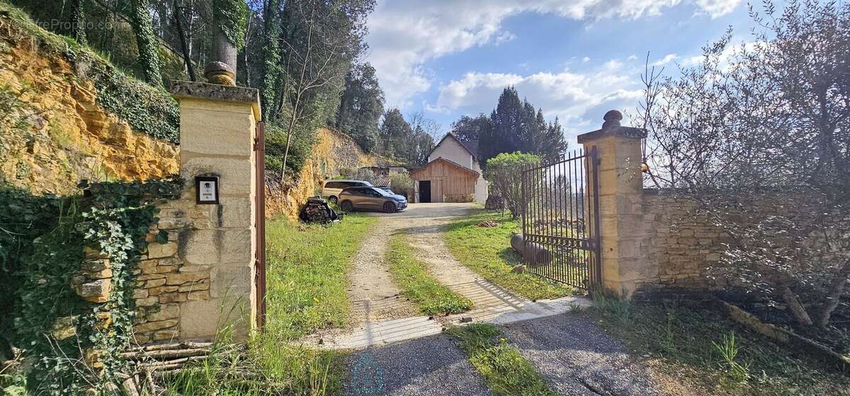 Maison à CARSAC-AILLAC