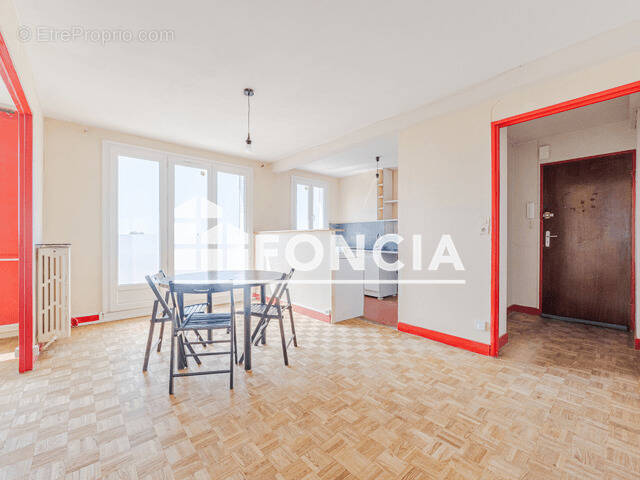 Appartement à LA RICHE