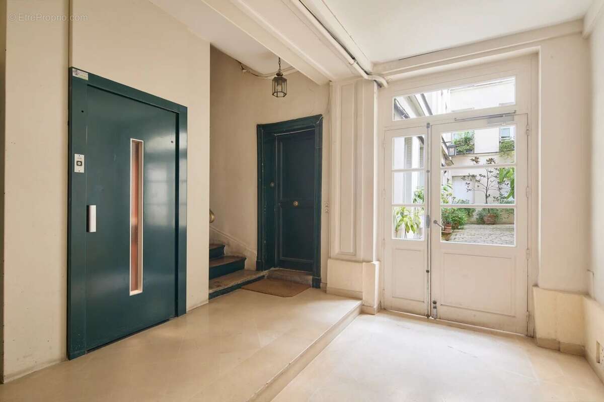 Appartement à PARIS-7E