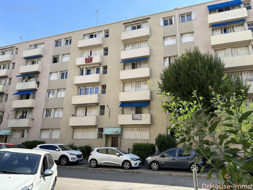 Appartement à MARSEILLE-3E