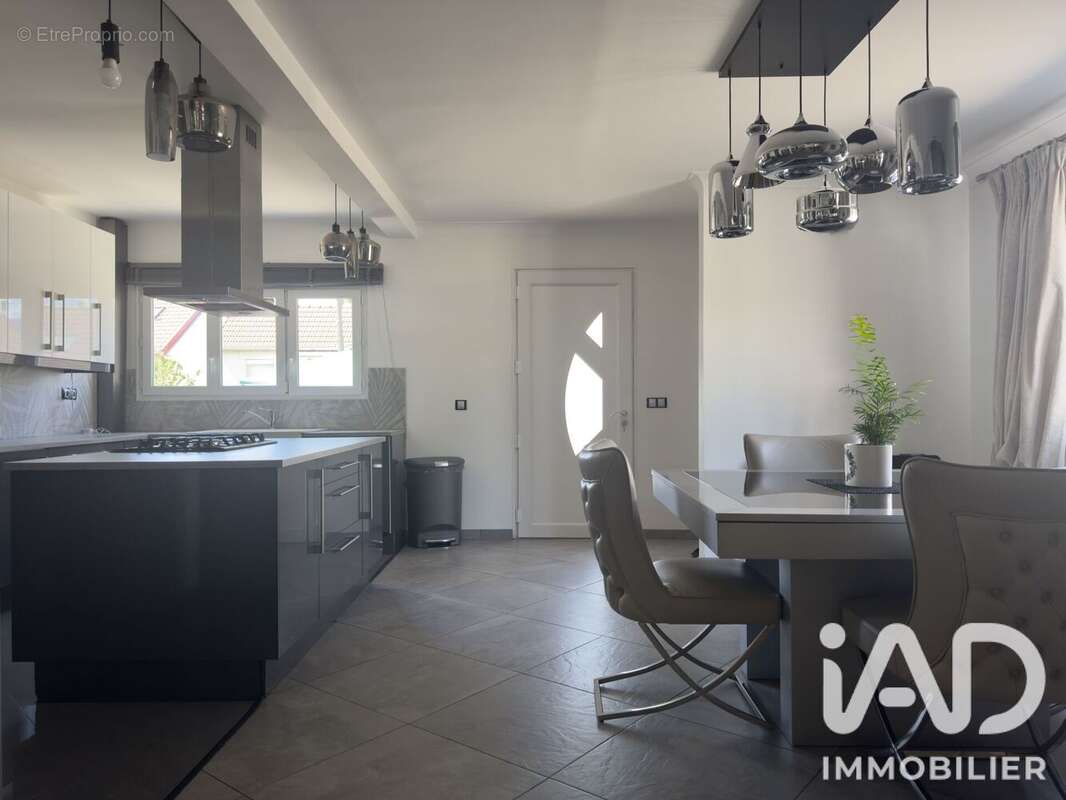Photo 2 - Maison à MONTGERON
