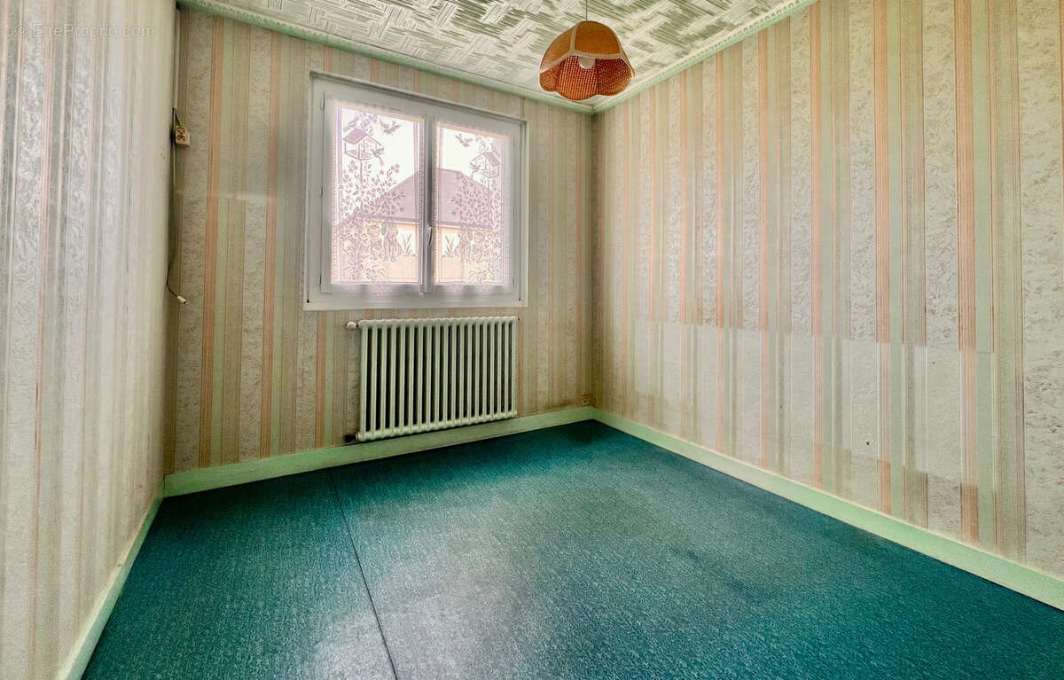 Maison à VILLEBERNIER