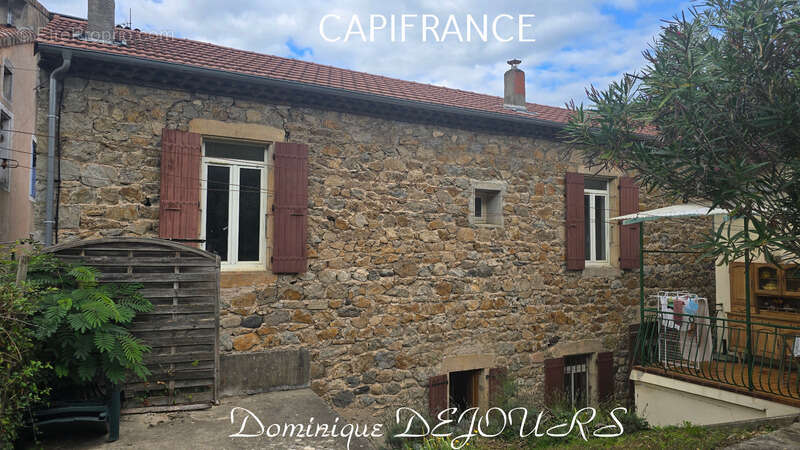 Maison à SAINT-SAUVEUR-DE-MONTAGUT