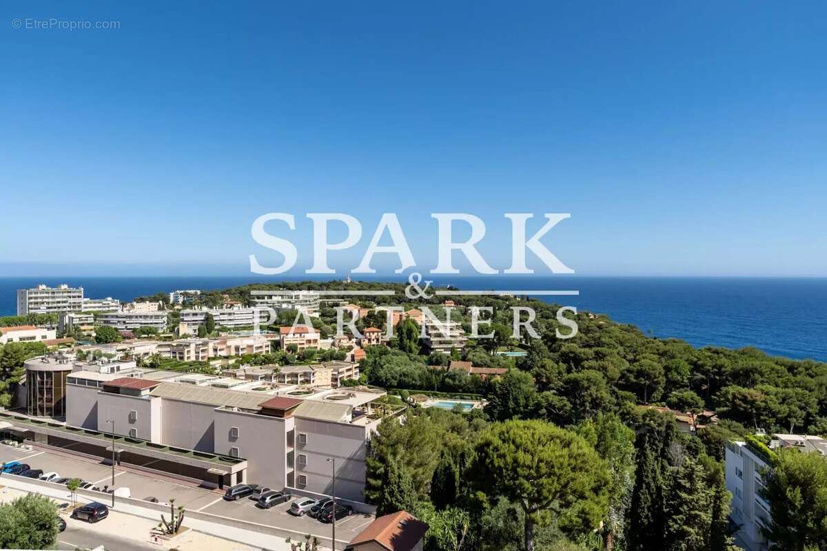 Appartement à ROQUEBRUNE-CAP-MARTIN