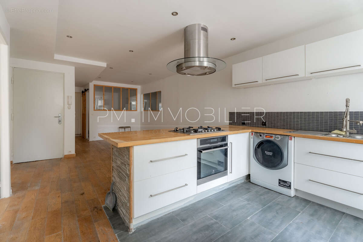 Appartement à MARSEILLE-1E