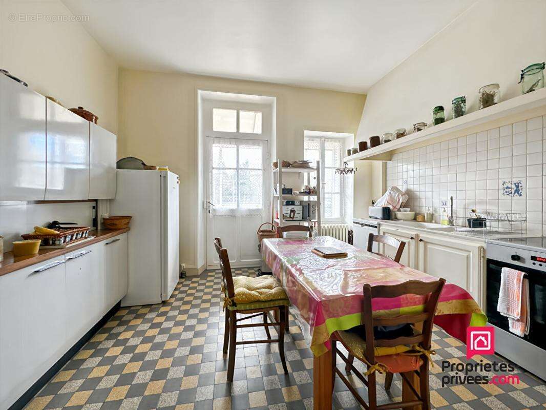 Maison à AVALLON