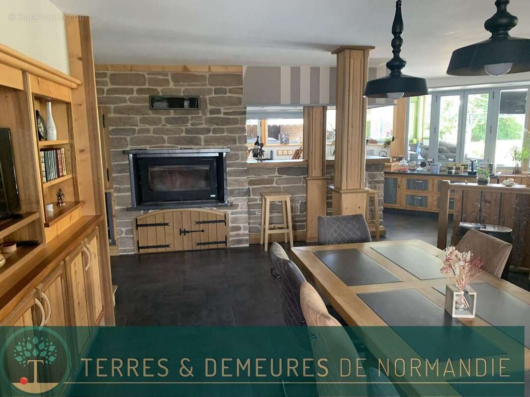A VENDRE en NORMANDIE région de VIMOUTIERS (61120) un ensemble de bâtiments pour l'accueil d'événements : mariages, anniversaire - photo 8