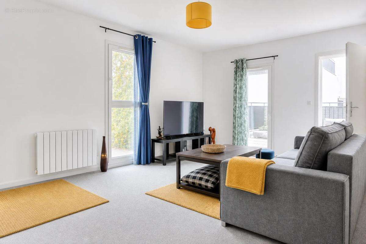 Appartement à VAL-DE-REUIL