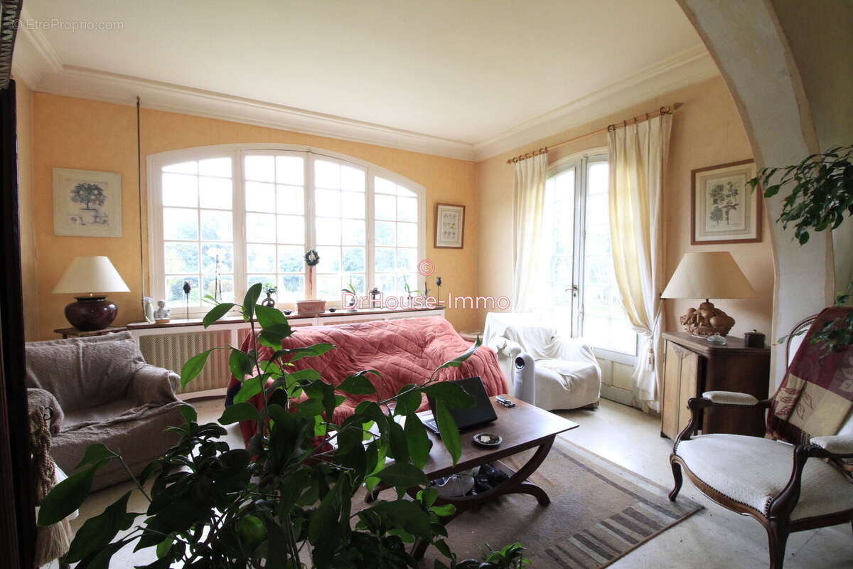 Maison 320 m² à Beaumont-Le-Roger  - photo 5