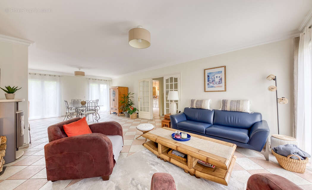 Maison à OZOIR-LA-FERRIERE