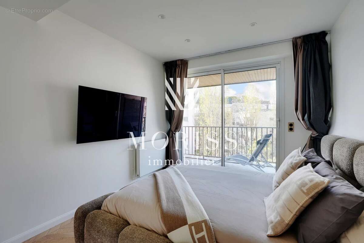 Appartement à NEUILLY-SUR-SEINE