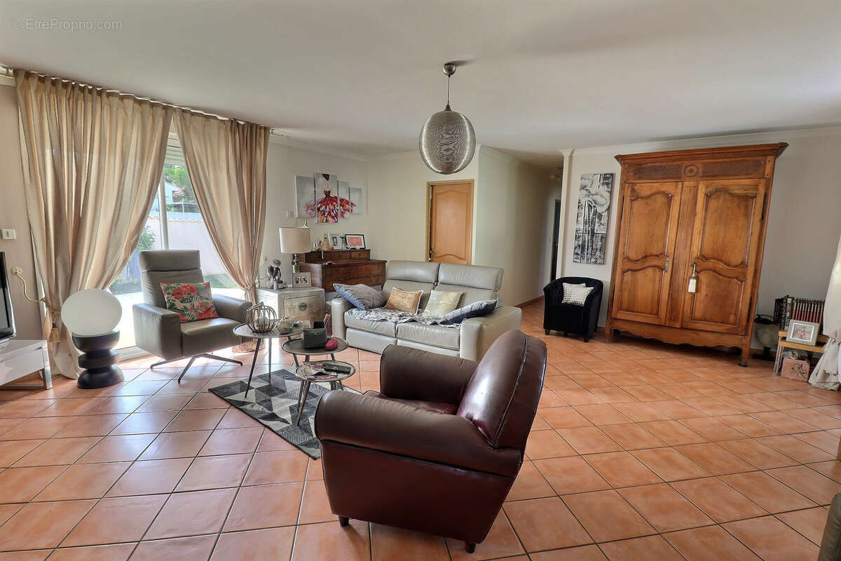 Maison à SAINT-GENIES-DES-MOURGUES