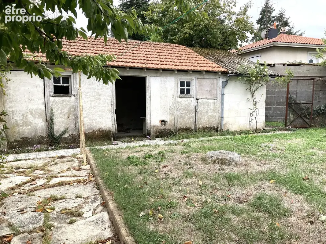 Belle Maison de Maître en centre ville avec jardin et garages - photo 15