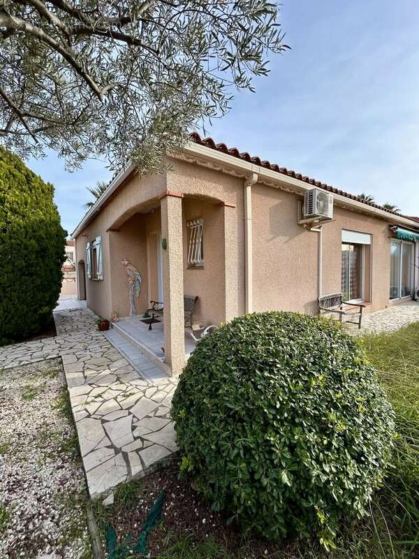 Maison à VILLENEUVE-DE-LA-RAHO