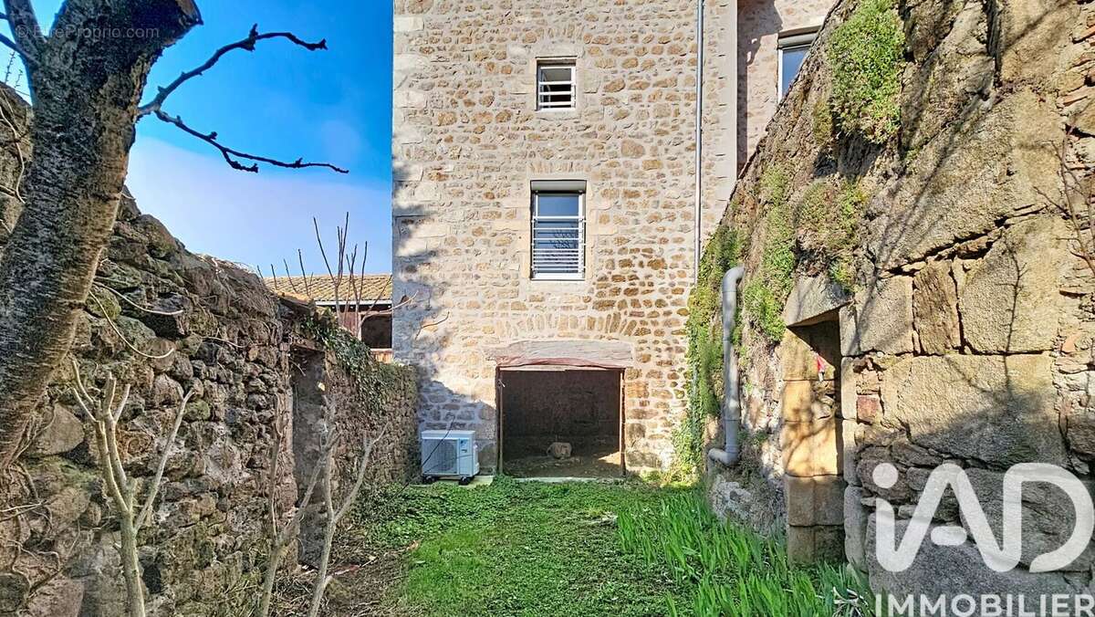Maison 199 m² à Charnas  - photo 5