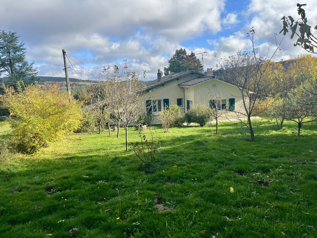 Maison à LAPRADE