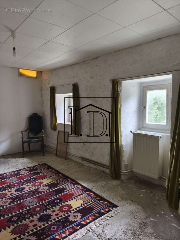 Chambre 1 au 1er - Maison à MOUSTIER