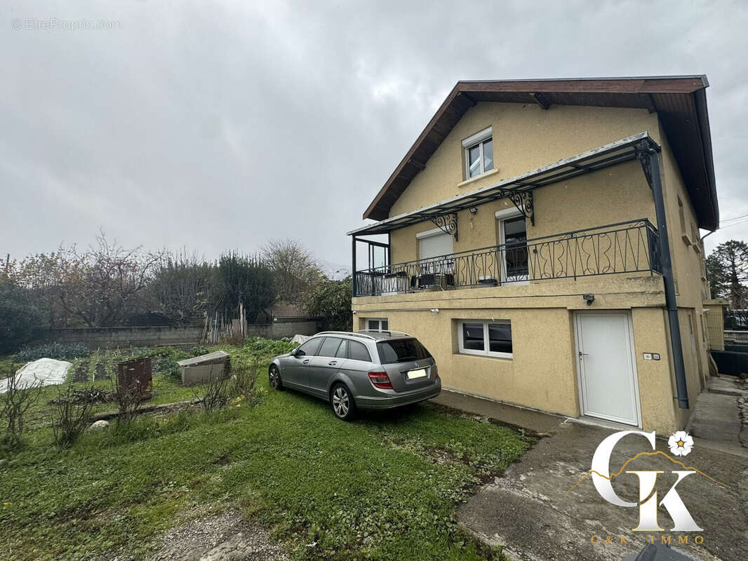 Maison à SAINT-MARTIN-D&#039;HERES