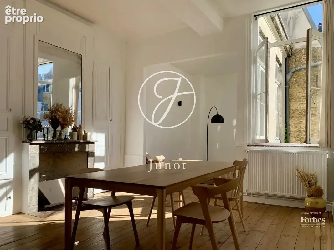 Lille – VIEUX LILLE – Appartement à vendre – T2 bis convertible en T3 – 64,72 m² – Double séjour 39 m² - 1er étage – Cave - photo 1