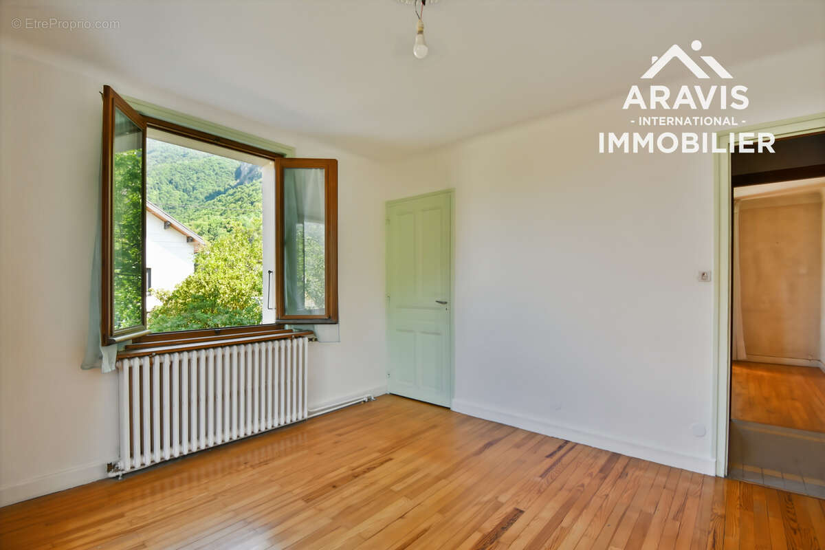 Maison lumineuse avec 6 chambres - photo 10