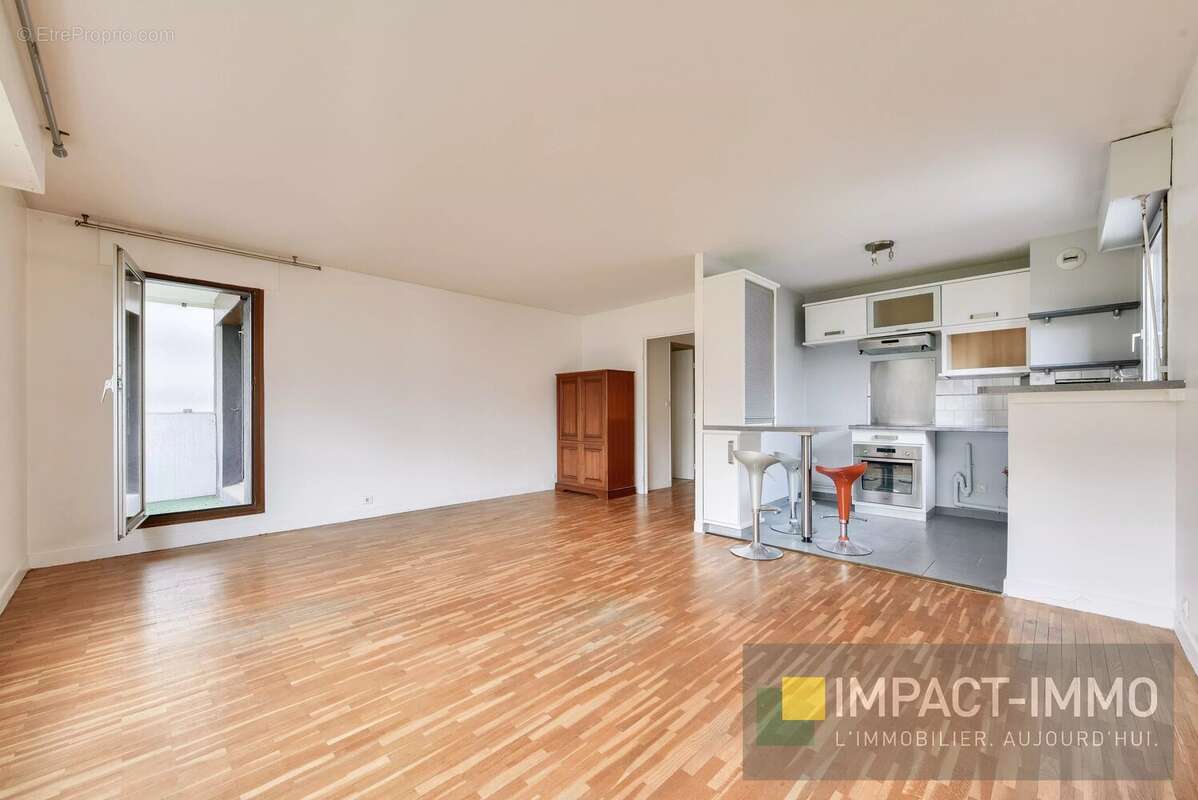 Appartement à COURBEVOIE