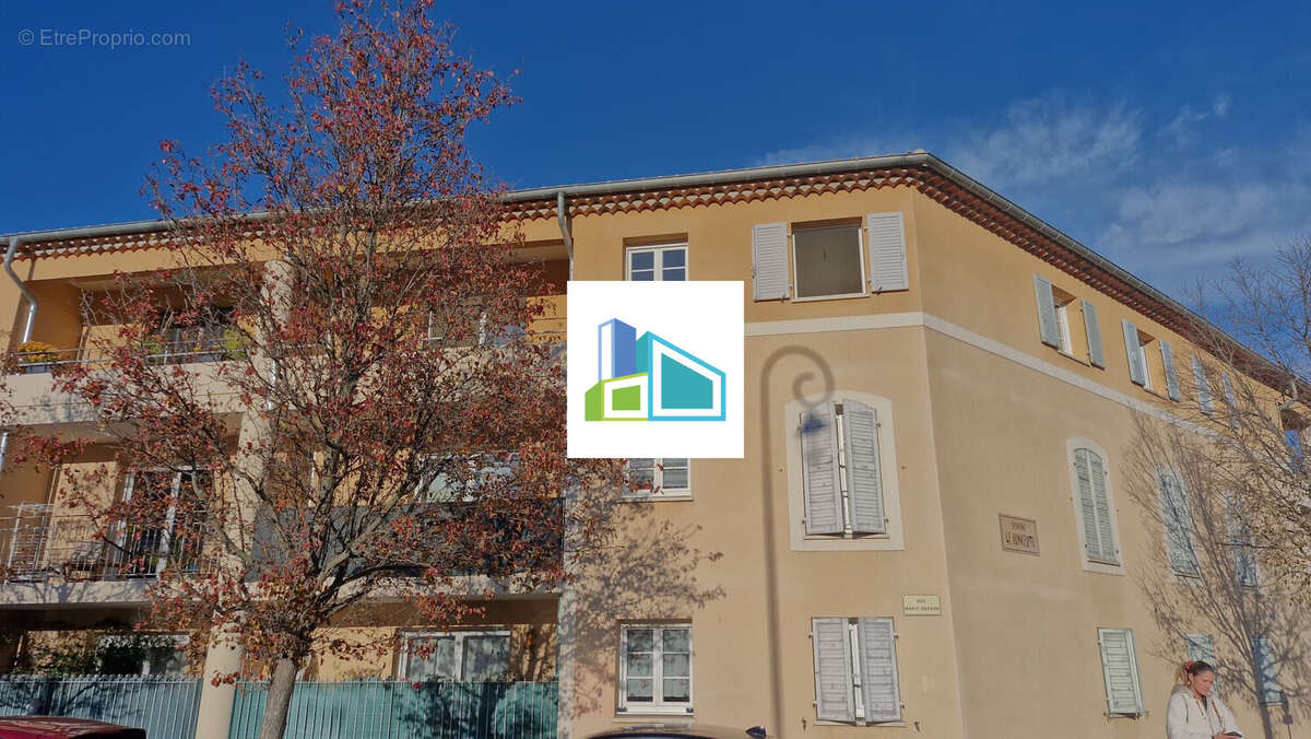 Appartement à LA ROQUE-D'ANTHERON