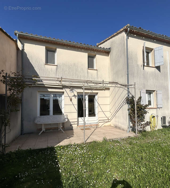Maison à SAINT-QUENTIN-LA-POTERIE