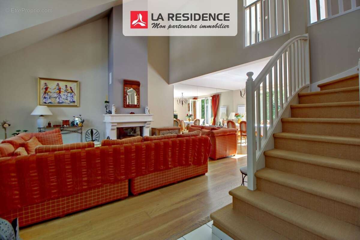 Maison à VERNEUIL-SUR-SEINE