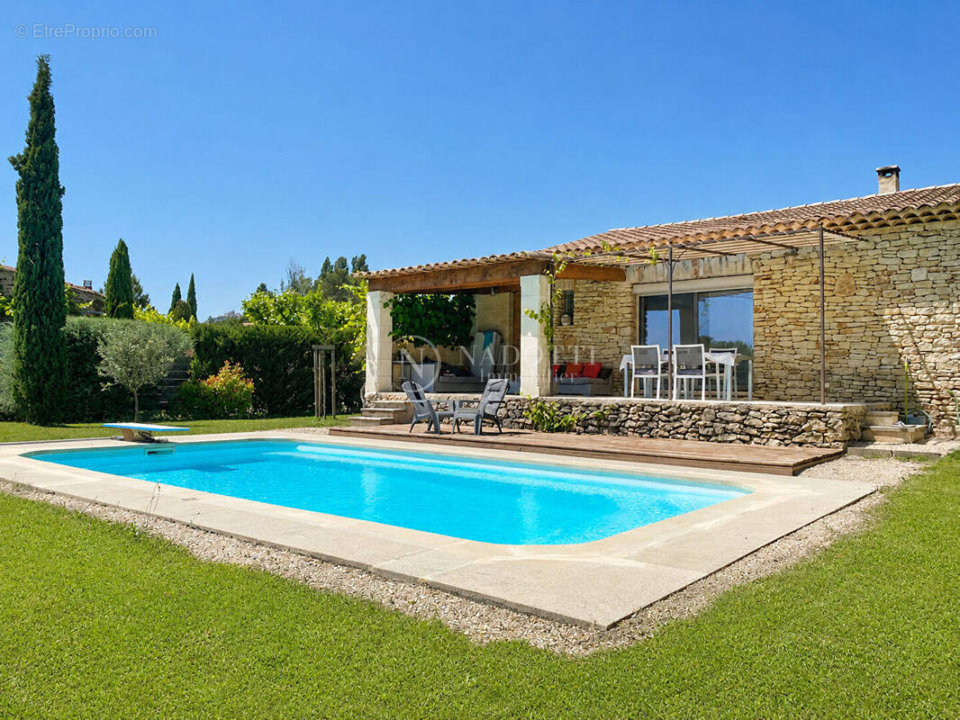 Maison à GORDES