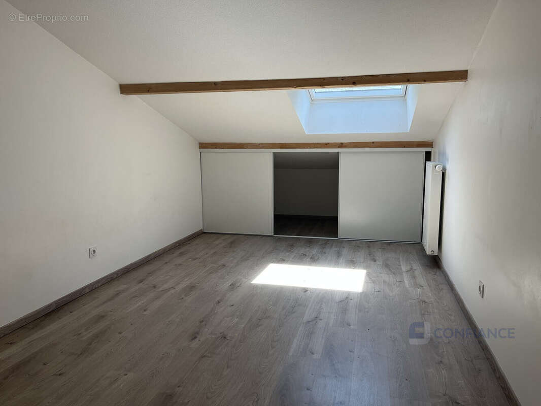 Appartement à CRAPONNE