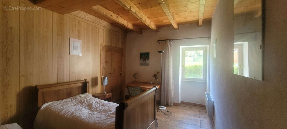 Maison à INJOUX-GENISSIAT