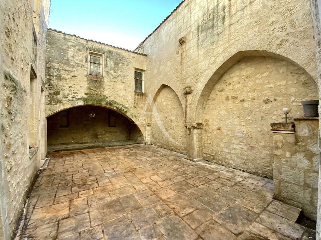 Maison médiévale de + de 700 ans, coeur historique de Pons - photo 2