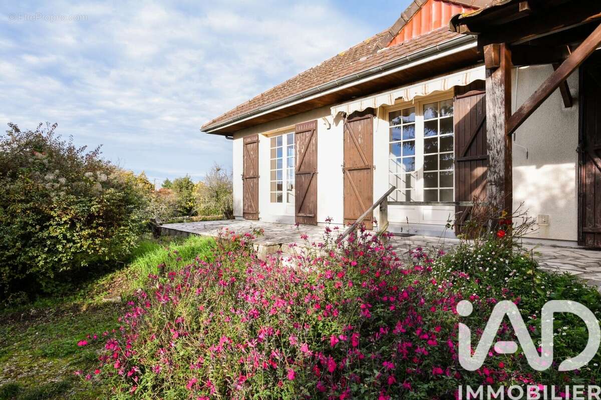 Photo 2 - Maison à VOUILLE