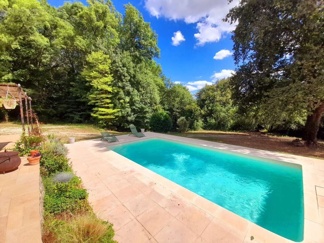 Charmante propriété en pierre avec belle piscine, grand terrain et bois - photo 16