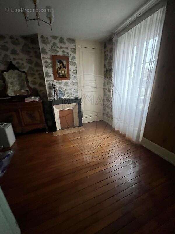 Maison à MONTEREAU-FAULT-YONNE