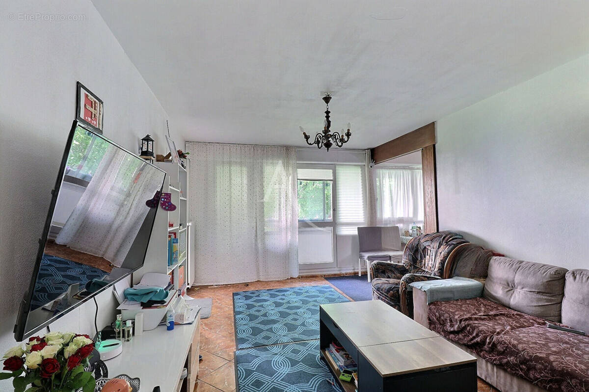 Appartement à SARTROUVILLE