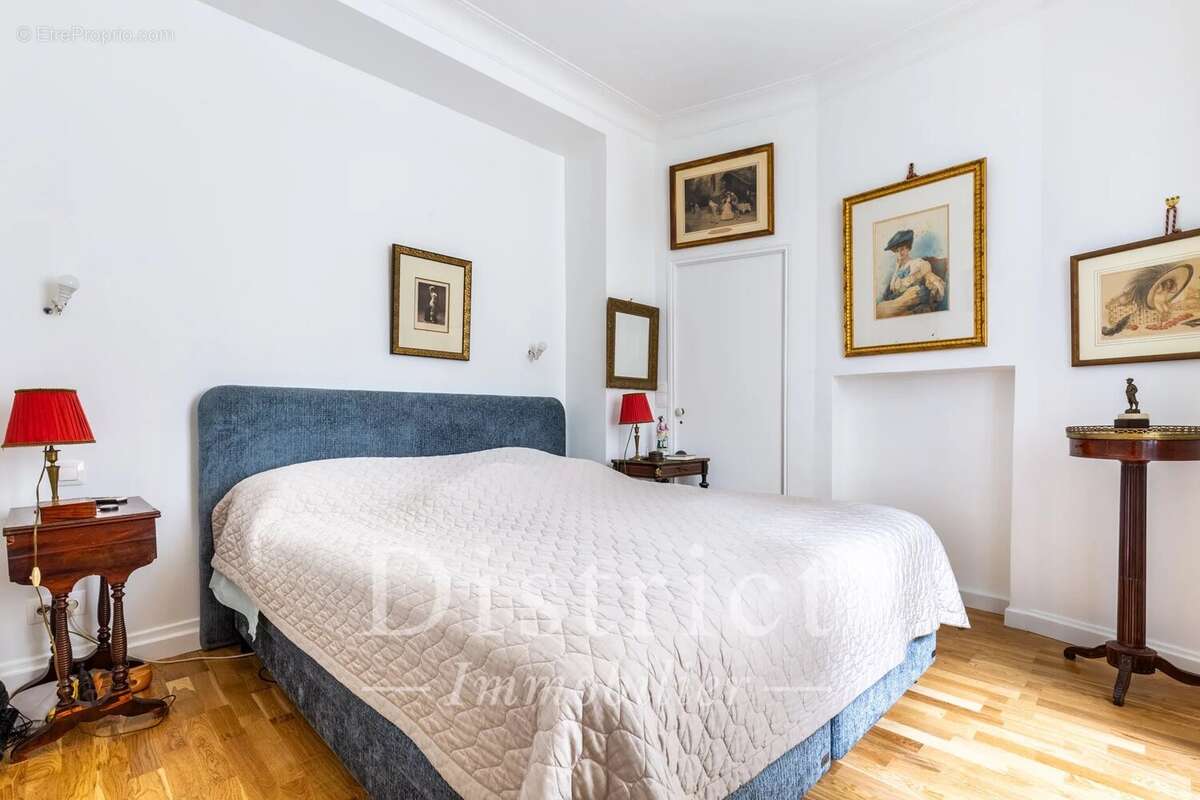 Appartement à PARIS-8E