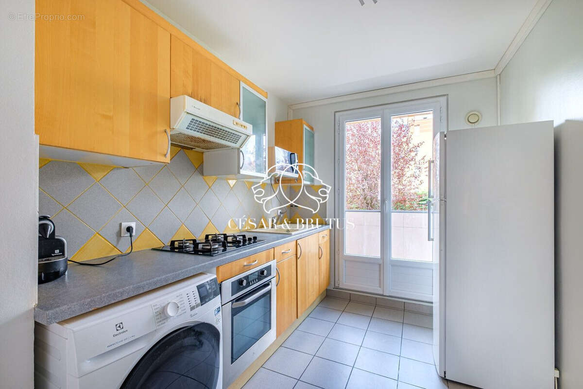 Appartement à TASSIN-LA-DEMI-LUNE