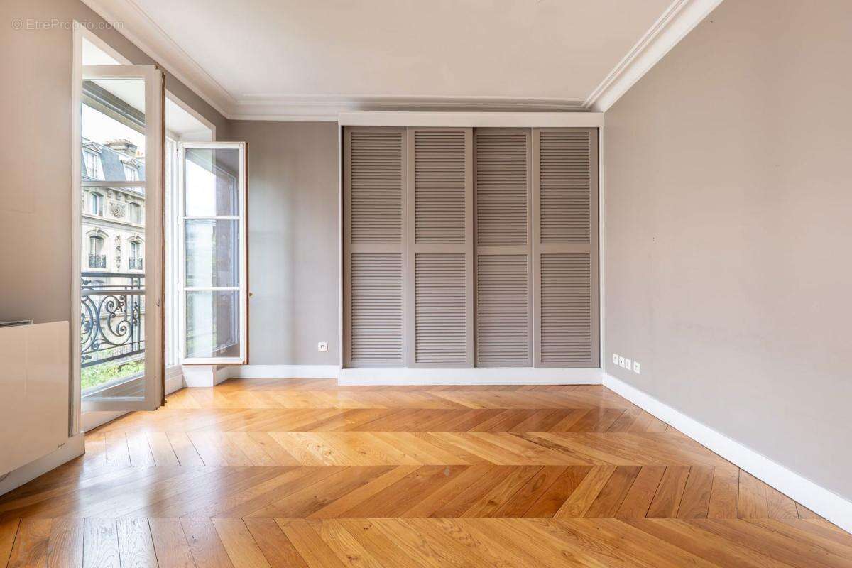 Appartement à PARIS-3E