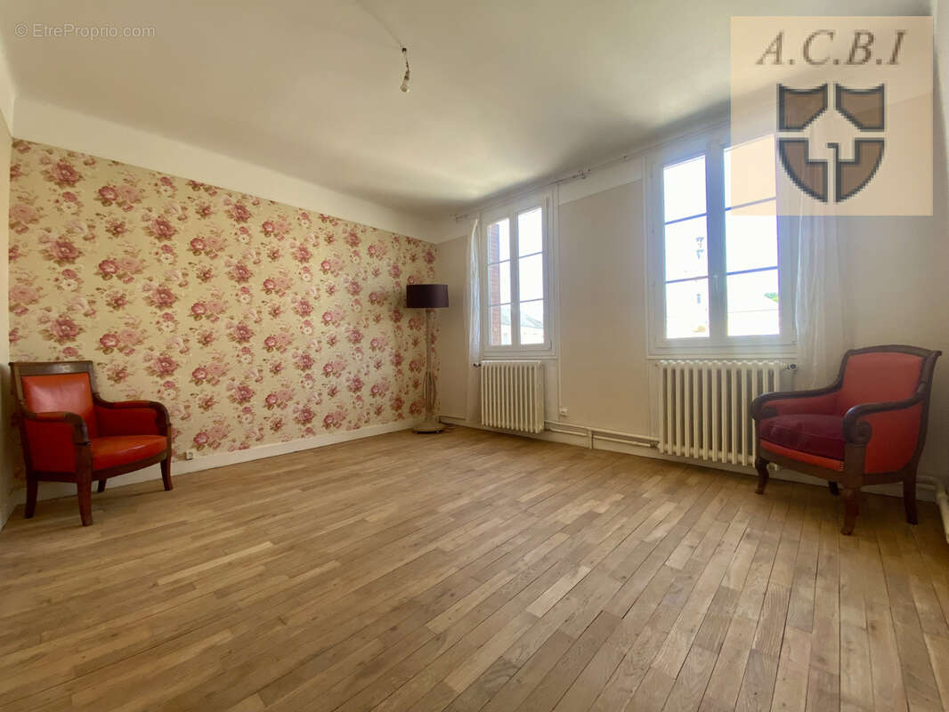 Ensemble immobilier avec maison d'habitation et local commercial attenant - photo 15