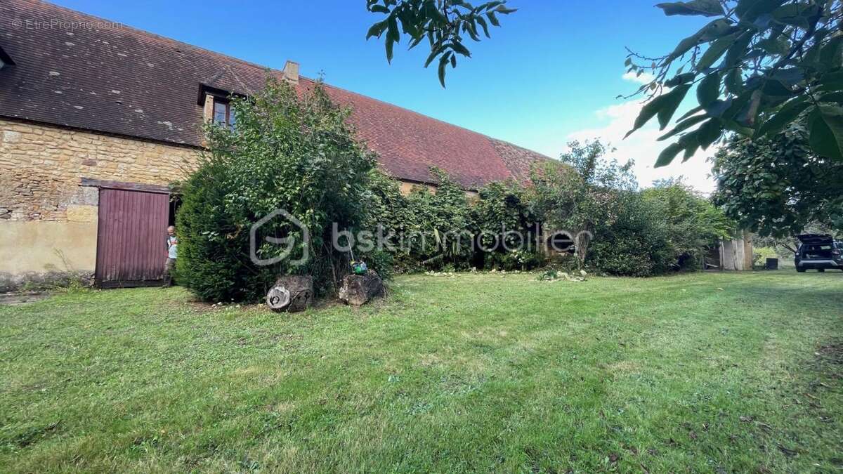 Maison à PRESSIGNAC-VICQ