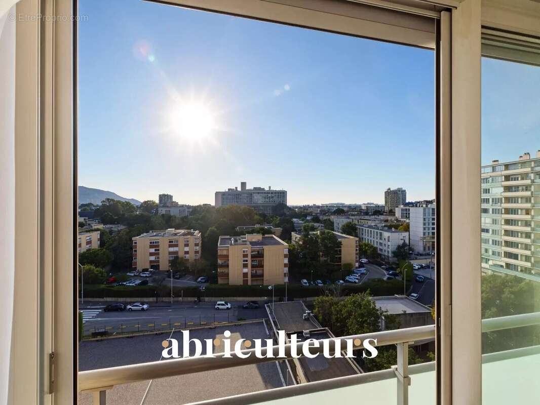 Appartement à MARSEILLE-9E