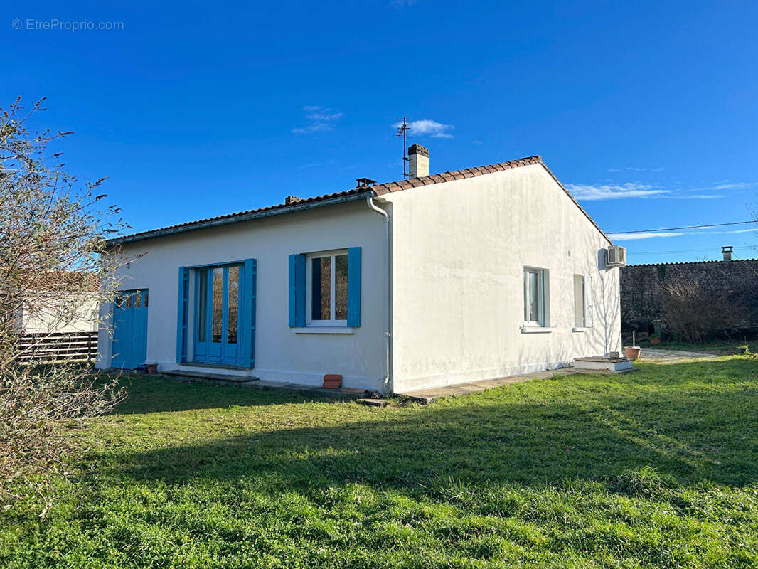 Maison à CORME-ECLUSE