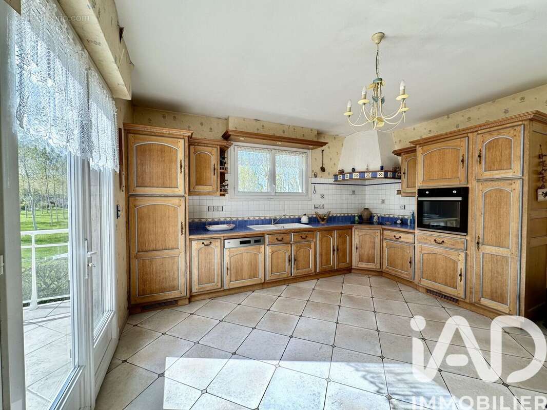 Maison 182 m² à Feugarolles  - photo 3