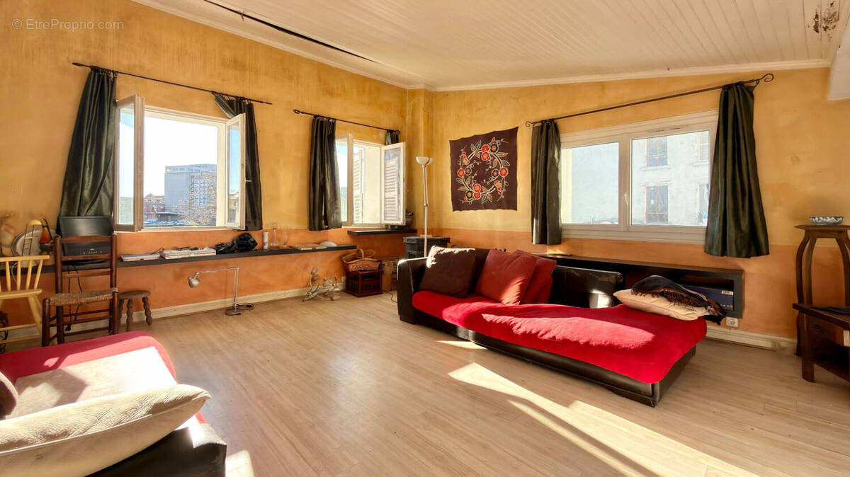 Appartement à CORBEIL-ESSONNES