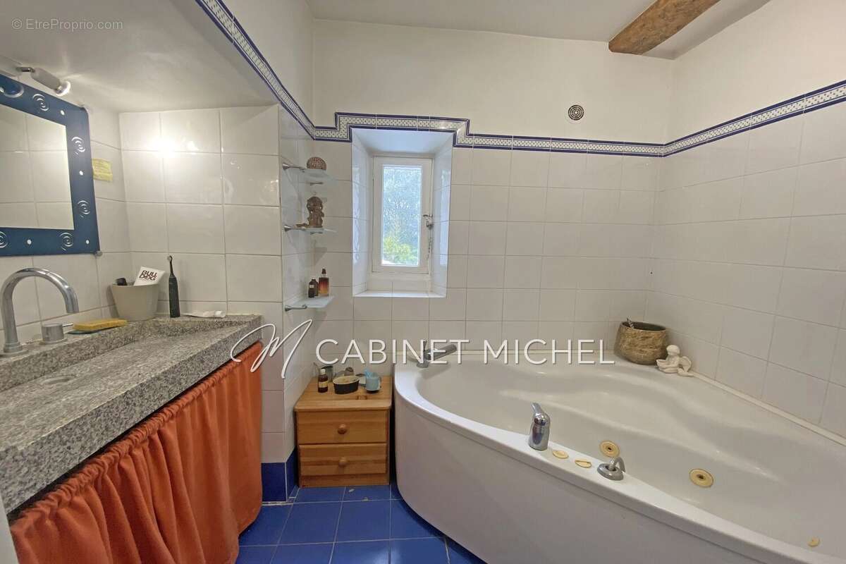 Appartement à ROQUEFORT-LES-PINS