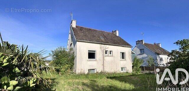 Photo 1 - Maison à CHATEAUNEUF-DU-FAOU