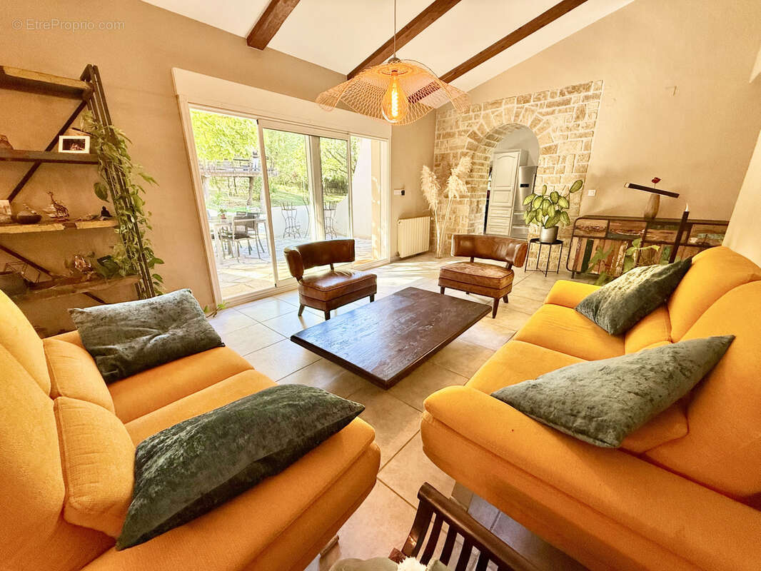 Maison à VAILHAUQUES