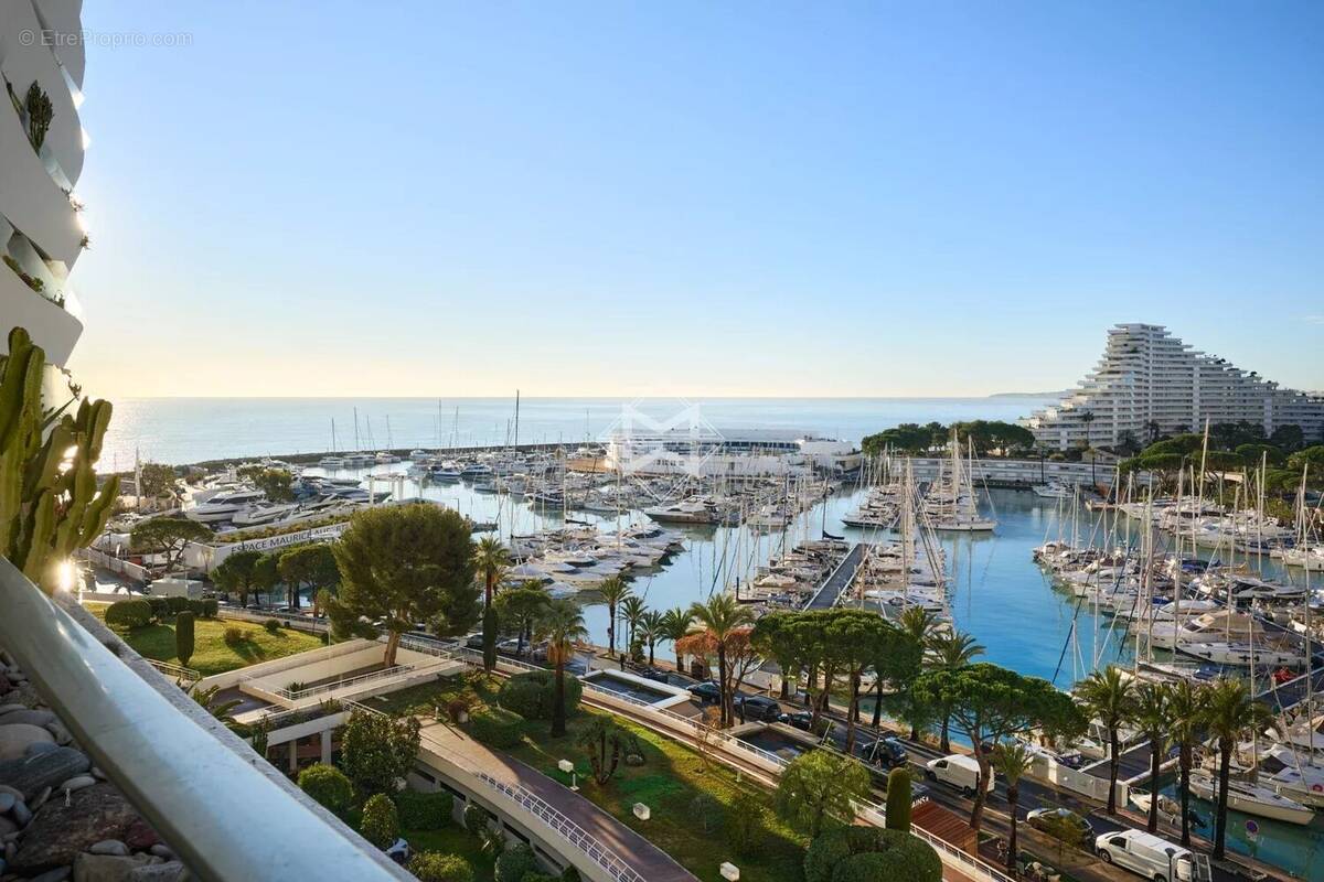 Appartement à VILLENEUVE-LOUBET