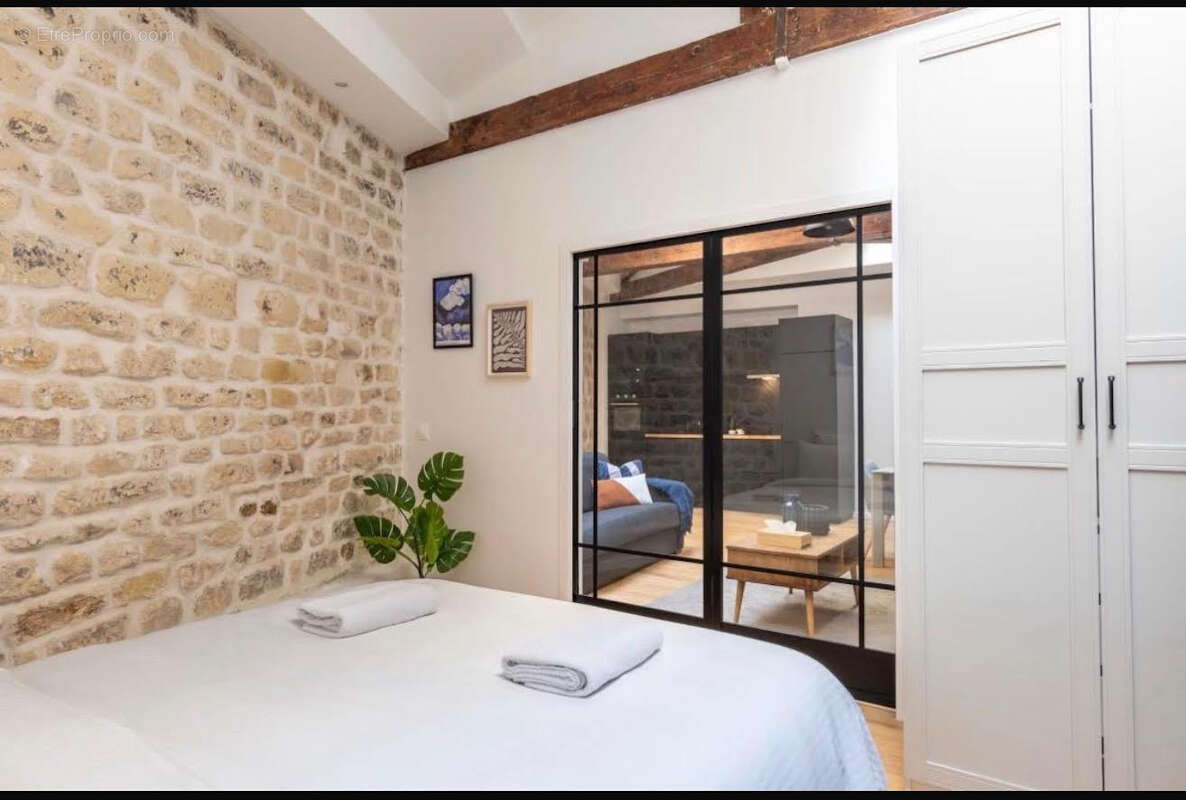 Appartement à PARIS-10E